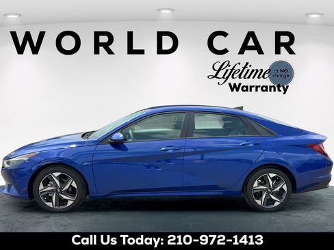 Used 2023 Hyundai Elantra SEL w/ Convenience Package FWD image 4