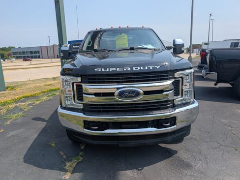 Used 2017 Ford F350 XLT w/ Snow Plow Prep Package AWD/4WD image 3