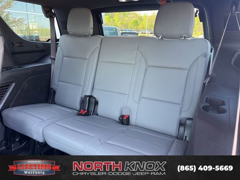 Used 2022 Chevrolet Tahoe Z71 w/ Z71 Off-Road Package AWD/4WD image 15