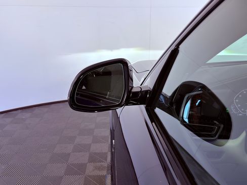 Used 2019 BMW X5 xDrive50i w/ M Sport Package image 21