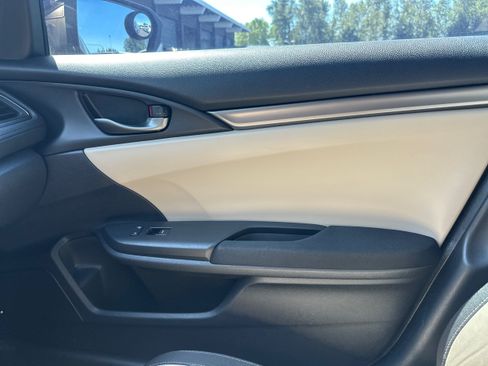 Used 2018 Honda Civic Sport image 20