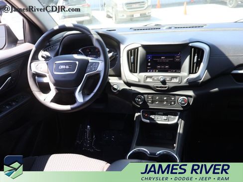 Used 2024 GMC Terrain SLE FWD image 13