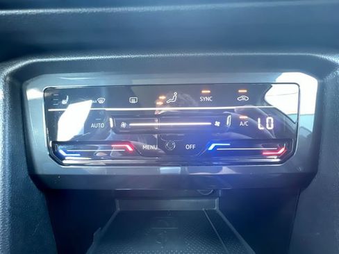 Certified 2024 Volkswagen Tiguan SE R-Line image 18