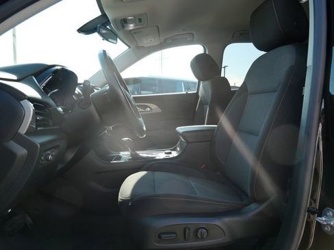 Used 2020 Chevrolet Traverse LT w/ LPO, Blackout Package image 11