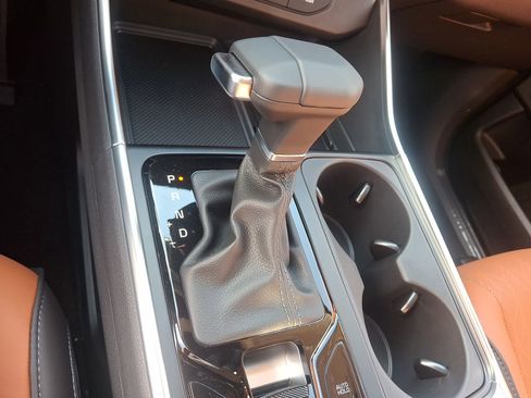 New 2026 Kia Carnival SX w/ SX Dark Edition Package image 17