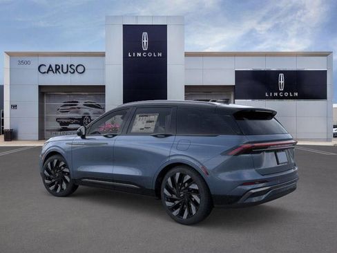 New 2026 Lincoln Nautilus Reserve w/ Jet Appearance Package AWD/4WD image 4