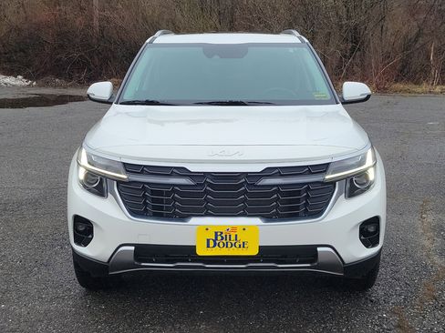 Used 2024 Kia Seltos EX image 2