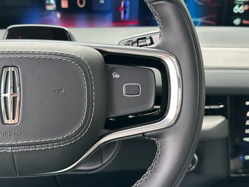New 2025 Lincoln Navigator L Reserve AWD/4WD image 11