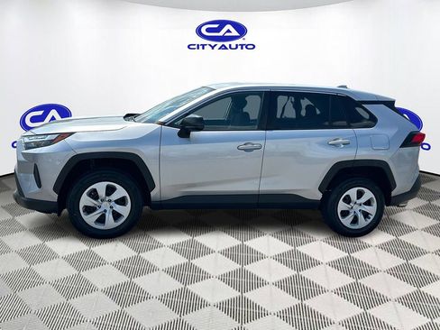 Used 2025 Toyota RAV4 LE AWD/4WD image 7