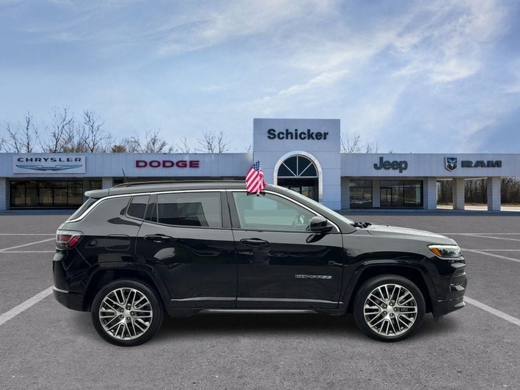 Used 2023 Jeep Compass Limited w/ Elite Group AWD/4WD image 2