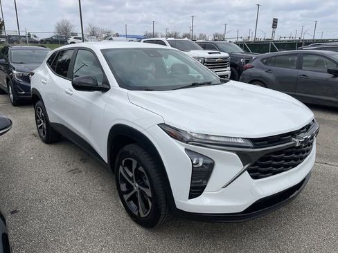 Used 2024 Chevrolet Trax RS image 12