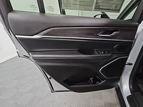 Used 2021 Jeep Grand Cherokee L Limited w/ Trailer Tow Group (B) image 37