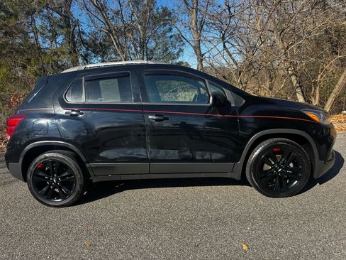 Used 2020 Chevrolet Trax LT w/ Redline Edition image 3