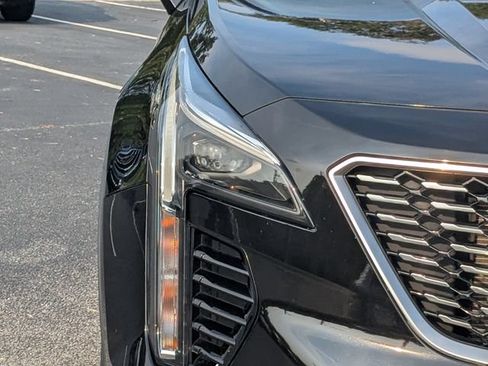 Used 2019 Cadillac XT4 Luxury FWD image 12