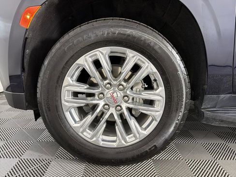 Used 2022 GMC Yukon SLT w/ SLT Premium Package image 9