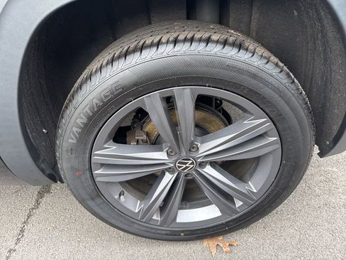 Used 2022 Volkswagen Atlas Cross Sport SEL R-Line image 8