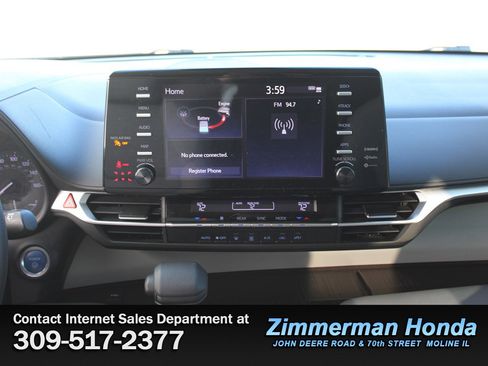 Used 2021 Toyota Sienna LE w/ Protection Package (TMS) image 16