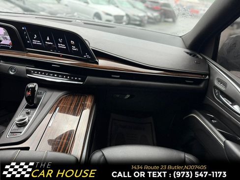 Used 2023 Cadillac Escalade ESV Luxury AWD/4WD image 22