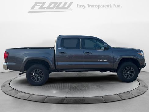 Used 2022 Toyota Tacoma SR5 AWD/4WD image 8