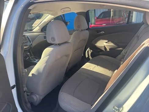 Used 2018 Chevrolet Cruze LT image 12