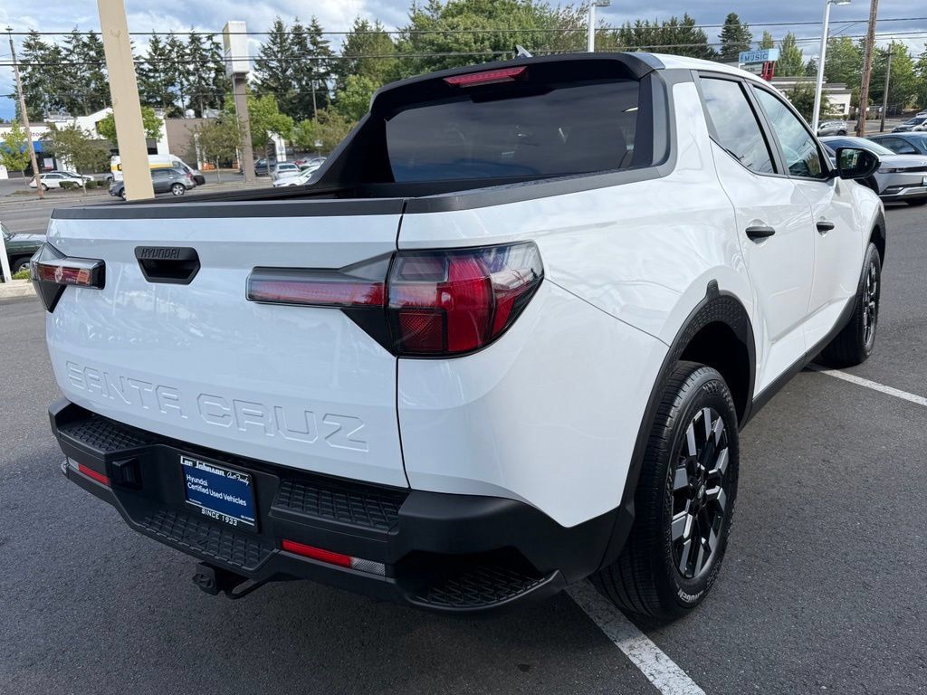 Certified 2025 Hyundai Santa Cruz SE FWD image 5