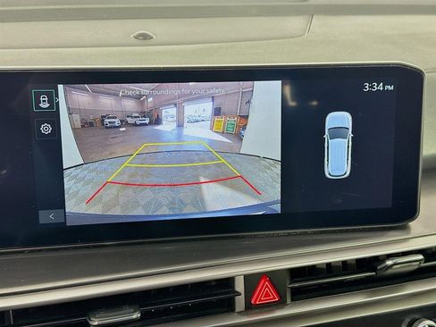 Certified 2024 Kia Sorento S w/ Panoramic Sunroof Package image 17