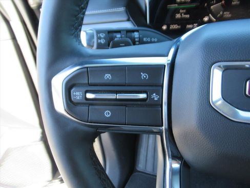 Used 2025 GMC Acadia Elevation image 18