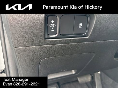 Used 2025 Kia Sorento S w/ Panoramic Sunroof Package image 22