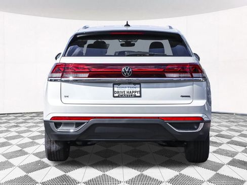 New 2026 Volkswagen Atlas Cross Sport SE image 15