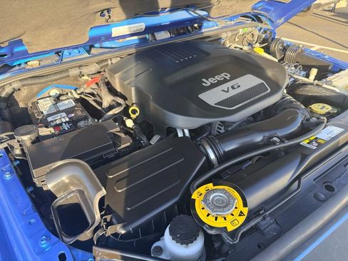 Used 2015 Jeep Wrangler Unlimited Sahara w/ Connectivity Group image 31