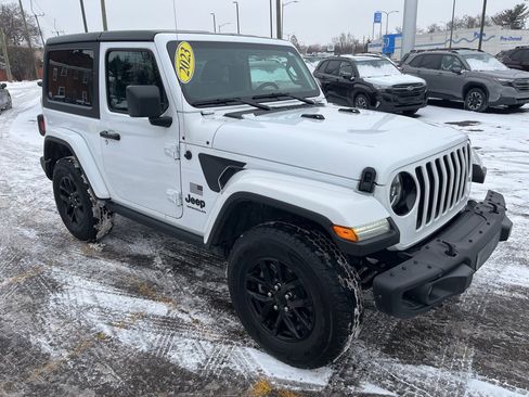 Used 2023 Jeep Wrangler Sport S image 3