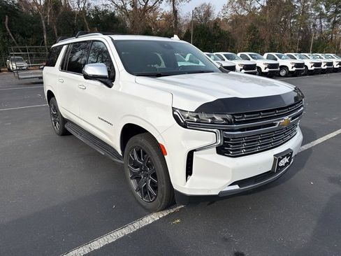 Used 2024 Chevrolet Suburban Premier image 7