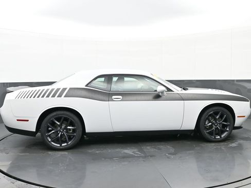 Used 2023 Dodge Challenger SXT w/ Plus Package image 2