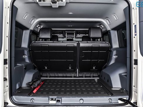 Used 2024 INEOS Grenadier Fieldmaster Edition image 12