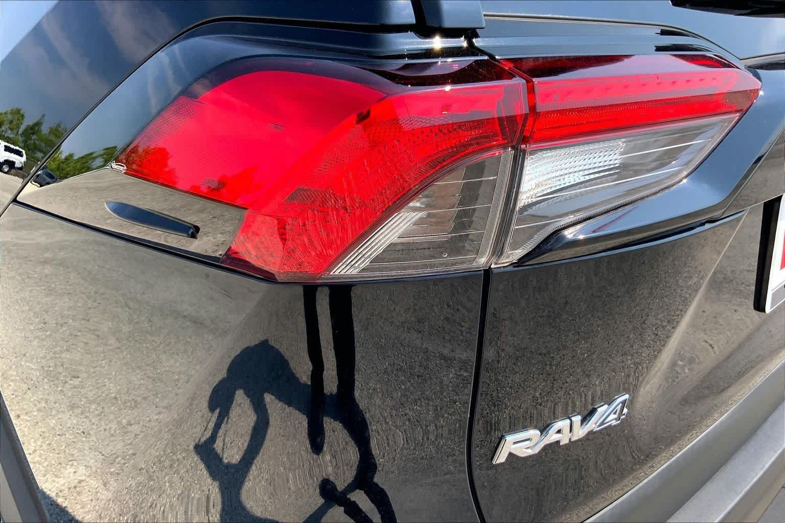 Used 2024 Toyota RAV4 XLE w/ Convenience Package AWD/4WD image 28