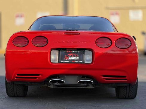 Used 2000 Chevrolet Corvette Coupe w/ Memory Pkg RWD image 8