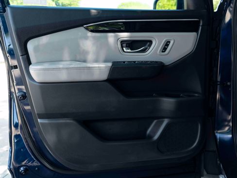 Used 2024 Honda Pilot Touring image 37