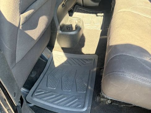 Used 2018 Jeep Wrangler Unlimited Sport w/ Connectivity Group AWD/4WD image 37