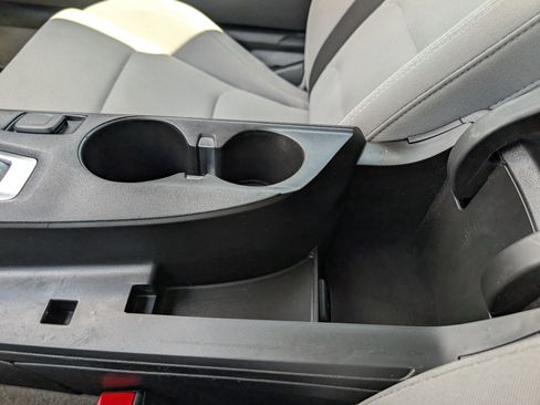 Used 2021 Chevrolet Camaro LT image 23