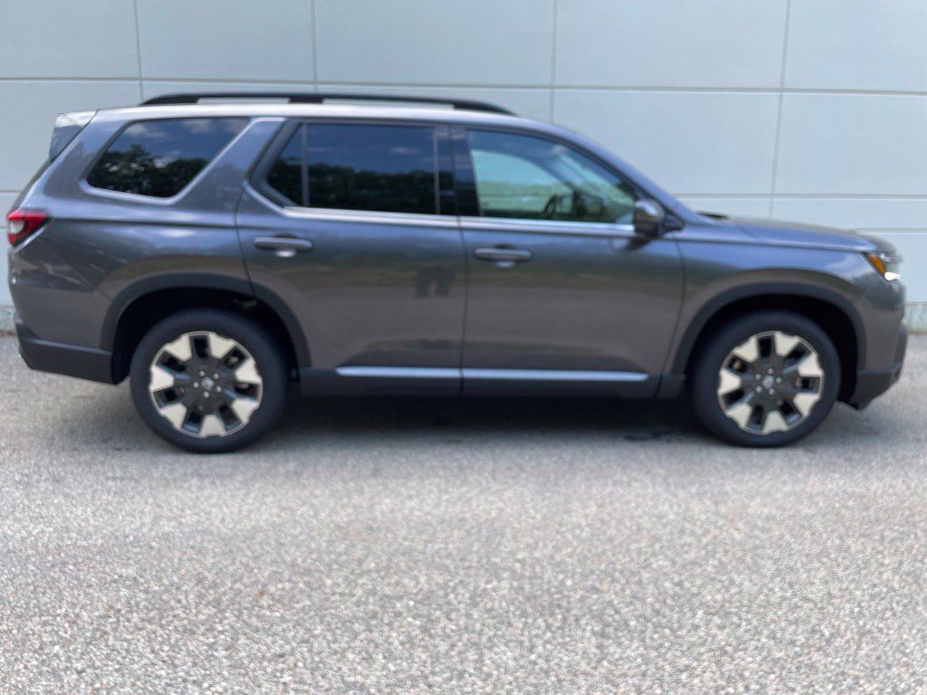New 2026 Honda Pilot Touring image 5