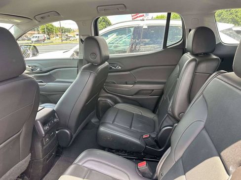 Used 2023 GMC Acadia SLT AWD/4WD image 10