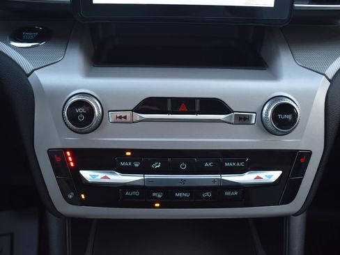 Used 2024 Ford Explorer XLT w/ Equipment Group 202A image 34