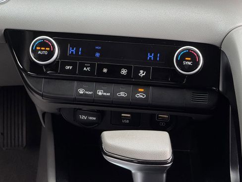 Used 2023 Hyundai Elantra SEL image 20