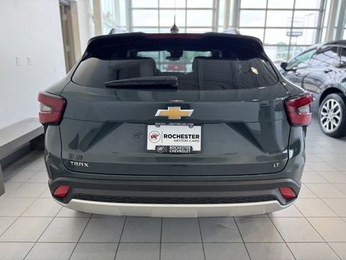 New 2025 Chevrolet Trax LT w/ Driver Confidence Package image 33