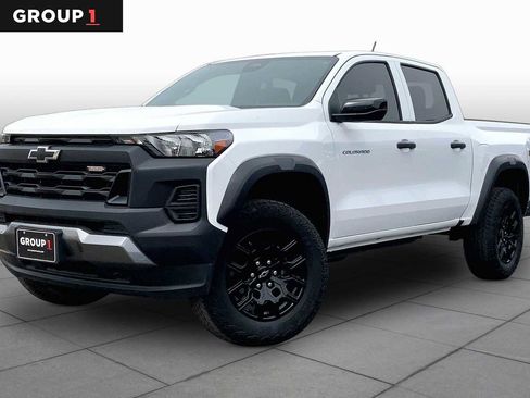 Used 2024 Chevrolet Colorado Trail Boss w/ Advanced Trailering Package AWD/4WD image 1