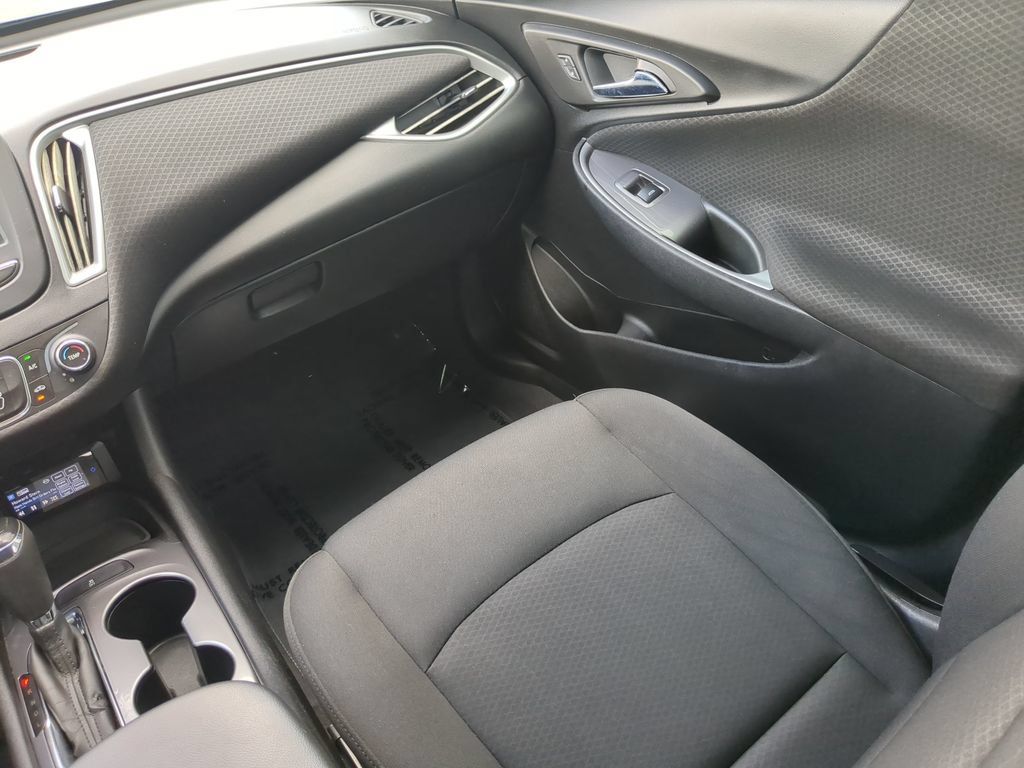 Used 2018 Chevrolet Malibu LS FWD image 13