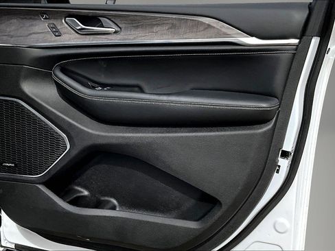 Used 2024 Jeep Grand Cherokee L Overland w/ Luxury Tech Group IV image 28