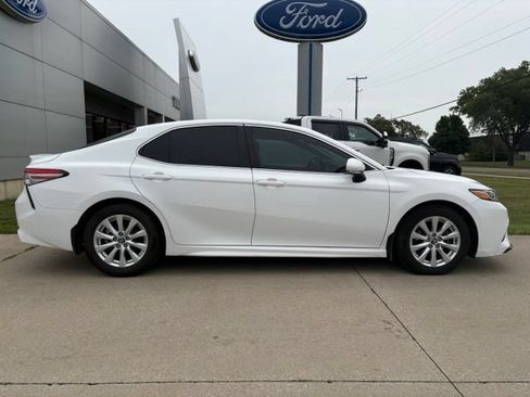 Used 2019 Toyota Camry LE FWD image 18