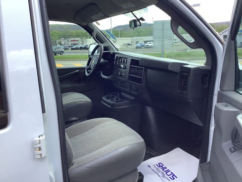 Used 2021 Chevrolet Express 2500 w/ Driver Convenience Package RWD image 7