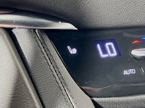 Used 2025 Cadillac XT5 Luxury FWD image 21